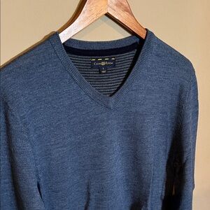Club Room Men's Classic Navy V-Neck Sweater